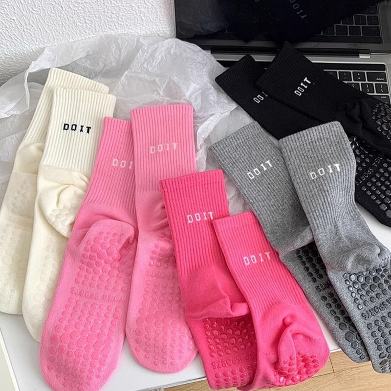 Women'S Fashion Trends - 1足入り、新色、トレンド感のあるスポーツヨガソックス。高品質、ミドル丈、滑り止めシリコン付き、プロ仕様のピラティスソックス。