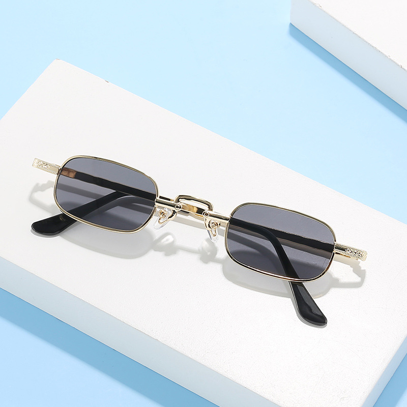新しいスモールフレームスクエアサングラス、トレンディでカラフ - Women'S Fashion Eyewear のレビューと価格