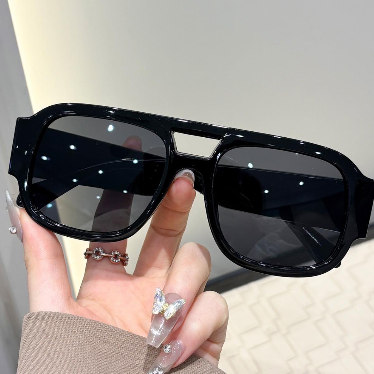 レトロなアビエイターサングラス 新しいY2Kダブルブリッジ  - Women'S Fashion Eyewear のレビューと価格