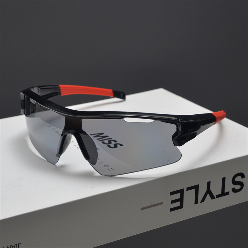 新作パンク風、スパイシーなデザインのサングラス。女性向け、ア - Women'S Fashion Eyewear のレビューと価格