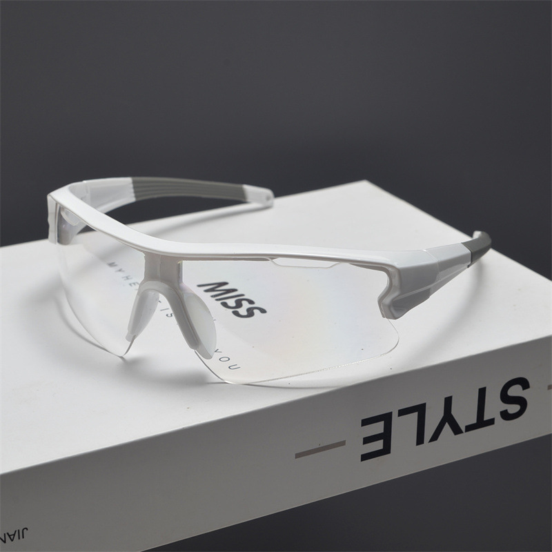新作パンク風、スパイシーなデザインのサングラス。女性向け、ア - Women'S Fashion Eyewear のレビューと価格