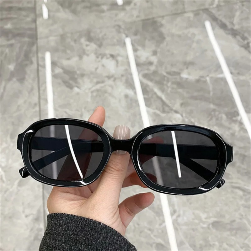 高品質なスクエア型サングラス。男女兼用。ヴィンテージファッシ - Women'S Fashion Eyewear のレビューと価格